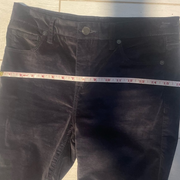 BlankNYC Velvet Mid Rise Skinny Jeans - Picture 3 of 5